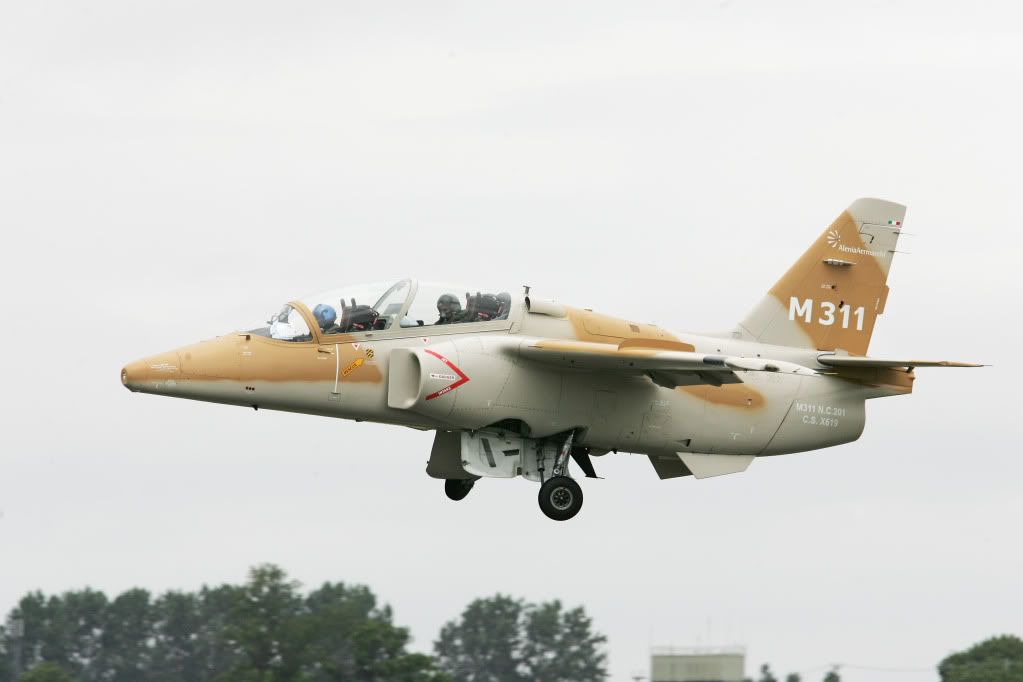 IMAGE: http://i291.photobucket.com/albums/ll281/Biffo58/AermacchiM311.jpg