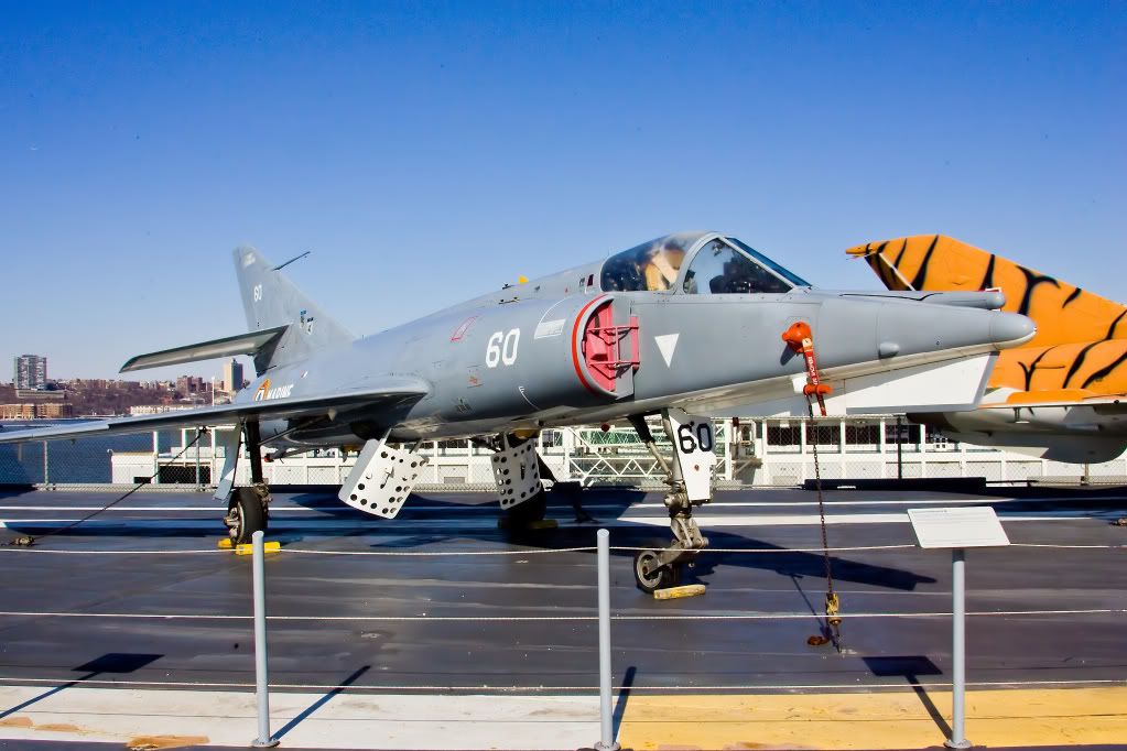 IMAGE: http://i291.photobucket.com/albums/ll281/Biffo58/Etendard_filtered.jpg