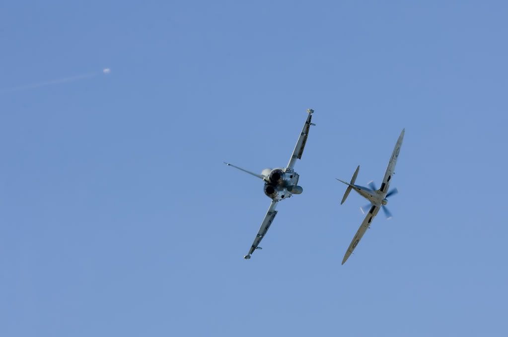 IMAGE: http://i291.photobucket.com/albums/ll281/Biffo58/GoingtoMissiles_filtered.jpg