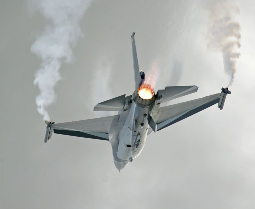 IMAGE: http://i291.photobucket.com/albums/ll281/Biffo58/HL1D9414159.jpg