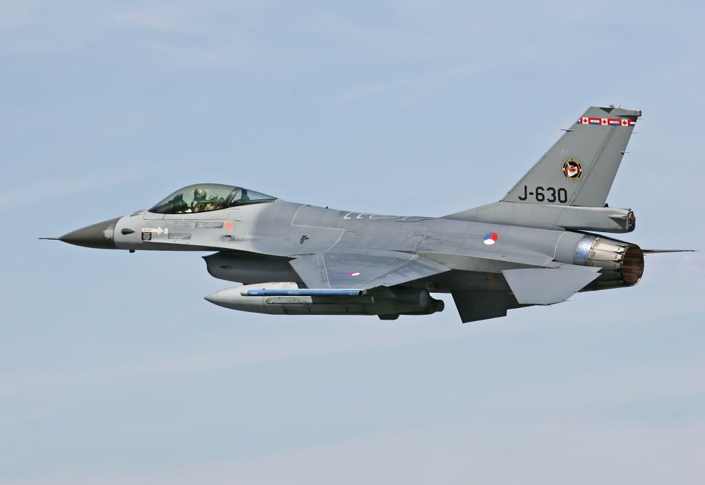 IMAGE: http://i291.photobucket.com/albums/ll281/Biffo58/J-630F-16Falcon_filtered.jpg
