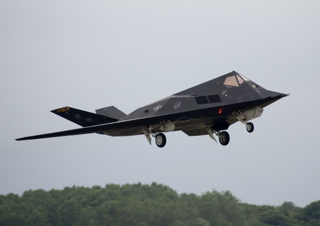 IMAGE: http://i291.photobucket.com/albums/ll281/Biffo58/Nighthawk1_filtered.jpg