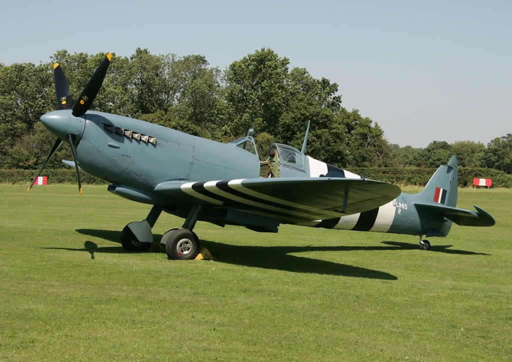 IMAGE: http://i291.photobucket.com/albums/ll281/Biffo58/ShuttleworthMilitaryPageant2007047_filtered.jpg