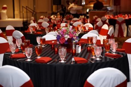 red-and-black-table-decor.jpg Photo by KLG1281 | Photobucket