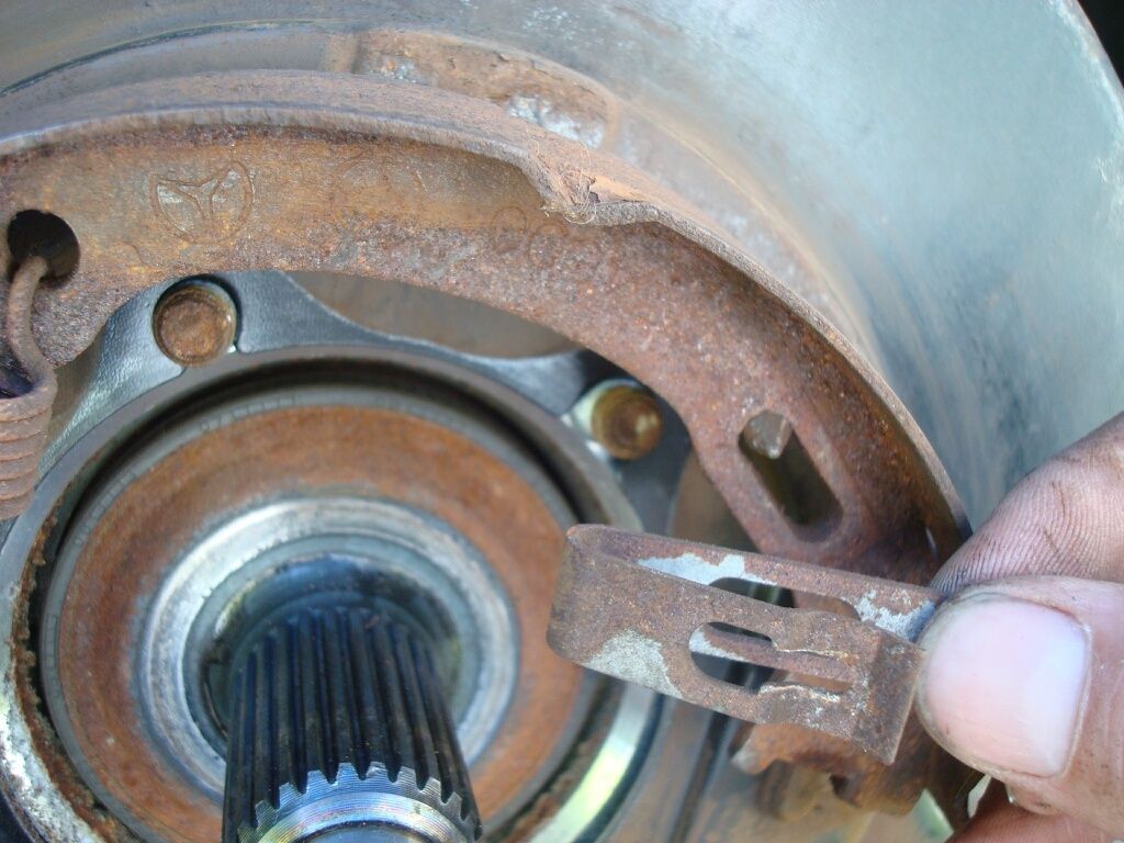 How to replace emergency brake shoes