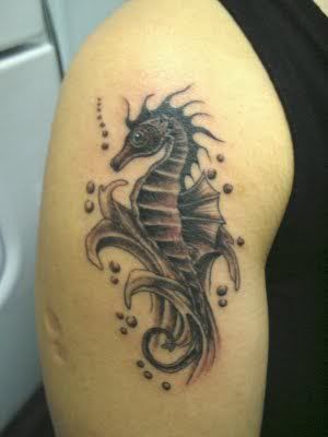 Tatuagem de cavalo marinho