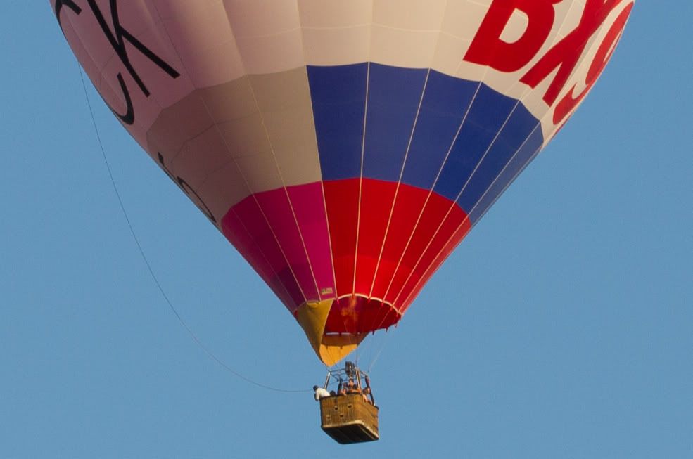 IMAGE: http://i291.photobucket.com/albums/ll293/Chopper_Al/Photography/60mm_1.jpg