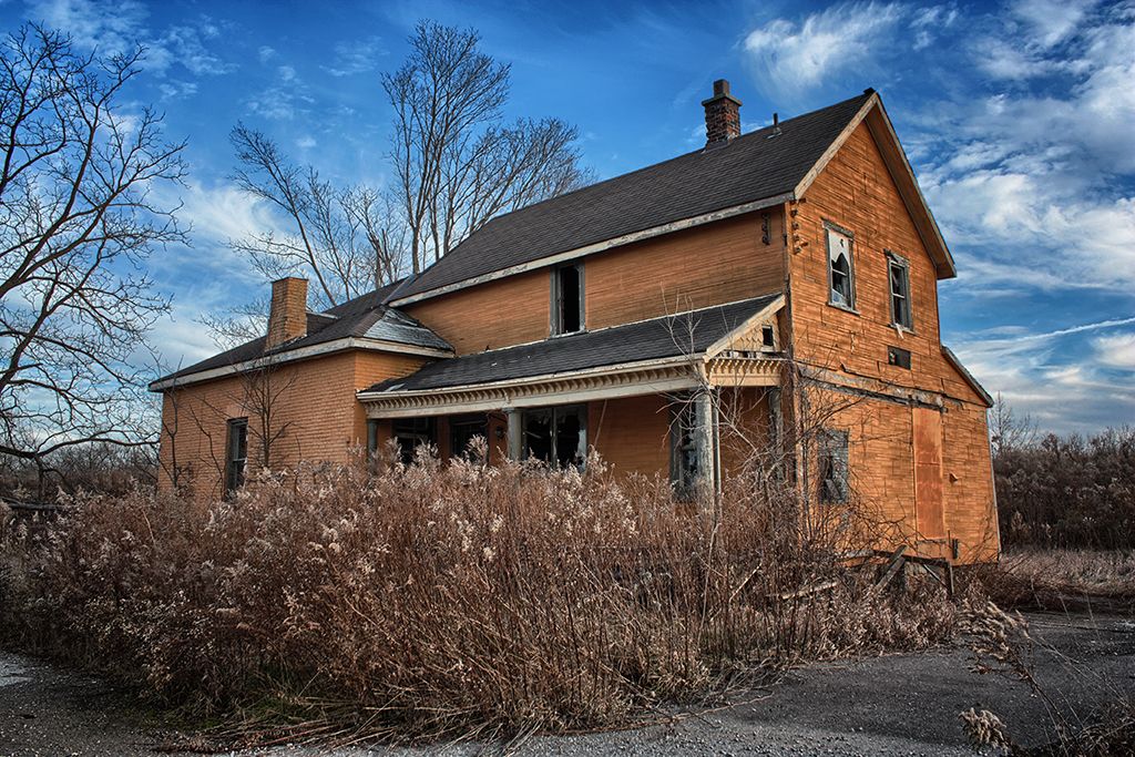 IMAGE: http://i291.photobucket.com/albums/ll293/Chopper_Al/Photography/house1.jpg