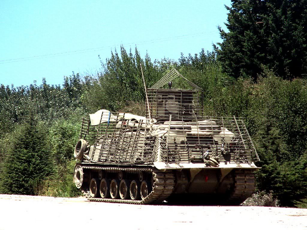 M-88A1_upgrade_Armor_wire_cage_Tank.jpg