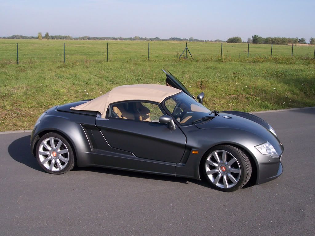 0802_06_a2008_yES_roadster_32front_.jpg