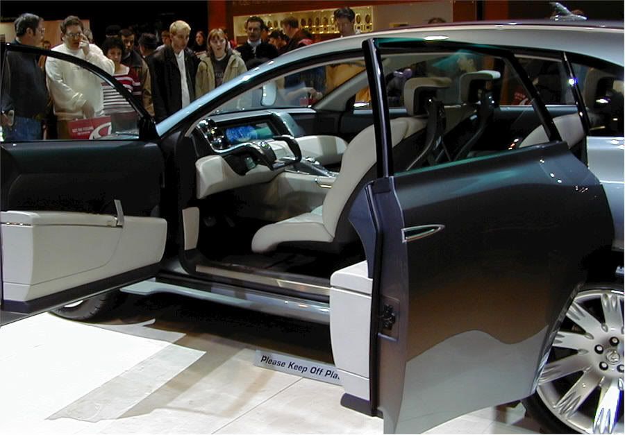 Chi_Auto_Show_2004_Lexus_Concept-4.jpg