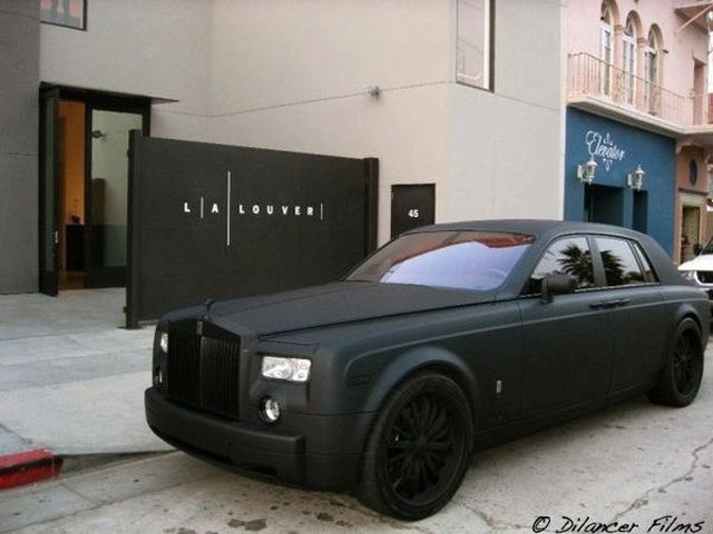 matte-black-rolls-royce-phantom.jpg