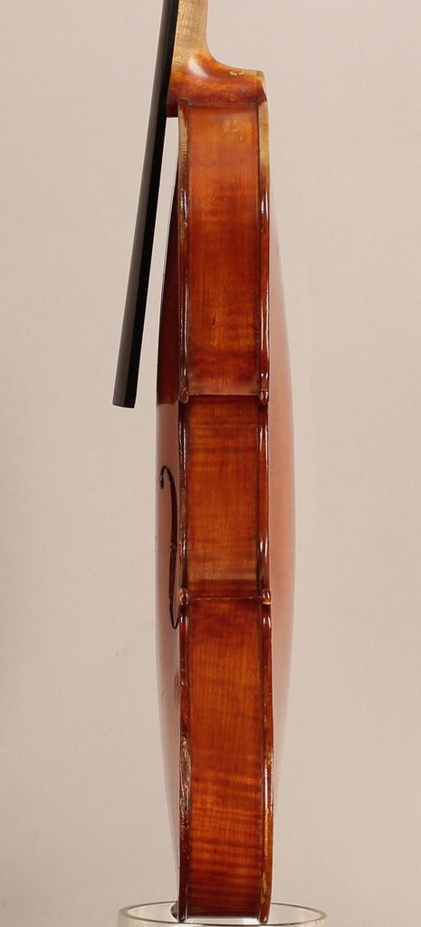  photo 3 Violin Romedio Muncher 1931.jpg
