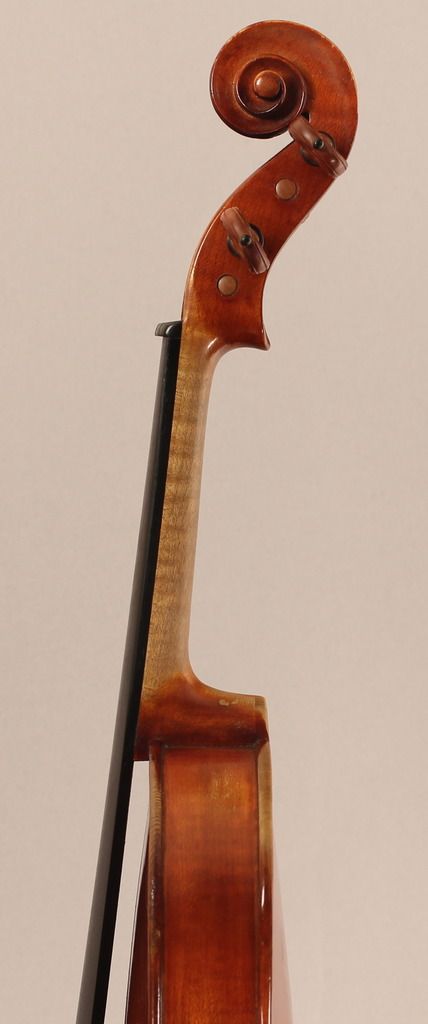  photo 4 Violin Romedio Muncher 1931.jpg