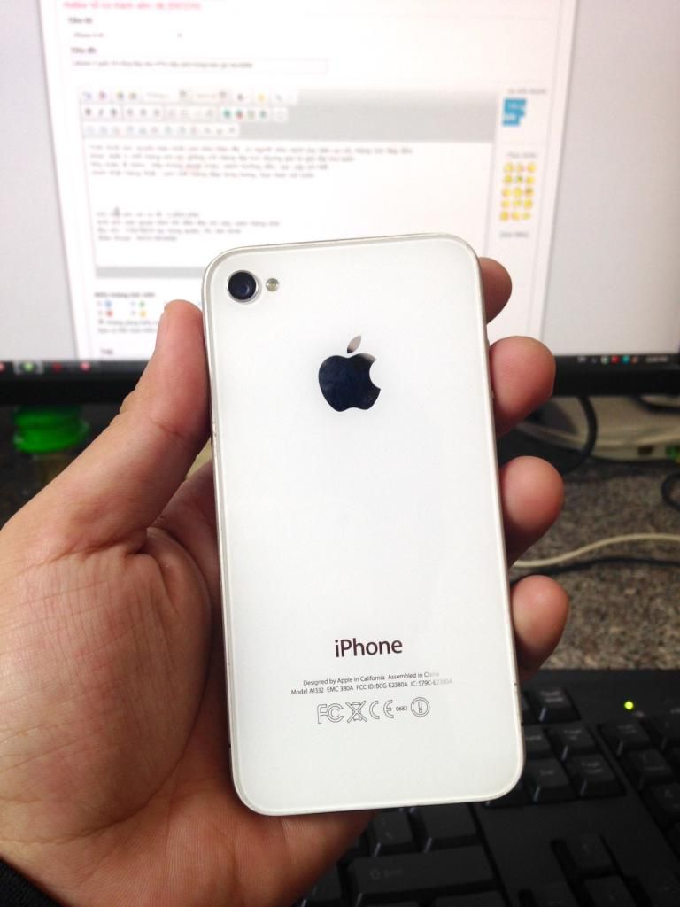 HCM: iphone 4 quốc tế trắng leng keng hộp sách trùng imei giá shock - 2