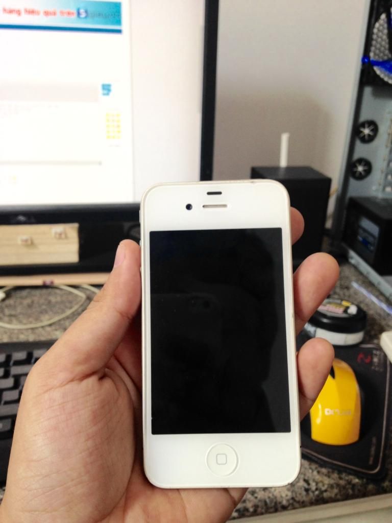 HCM: iphone 4 quốc tế trắng leng keng hộp sách trùng imei giá shock - 1