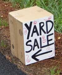 yardsaleboxsign.jpg Yard Sales image by thumbsupmedia