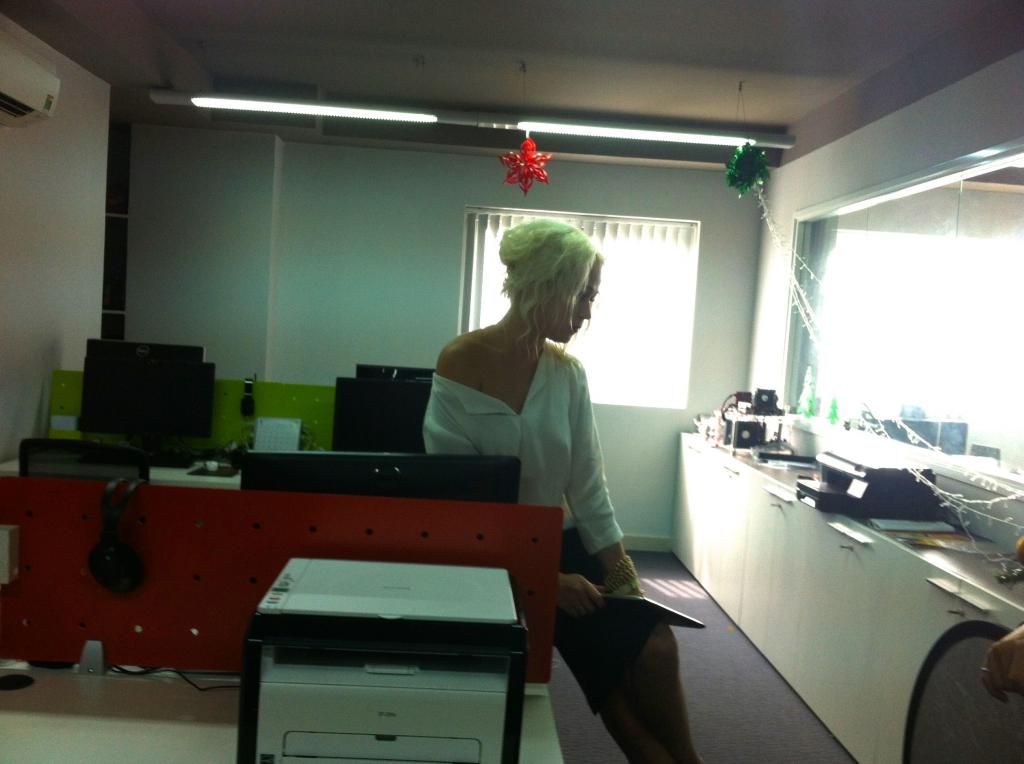 Nhượng lại văn phòng và nội thất ở Q3 TP HCM - 1