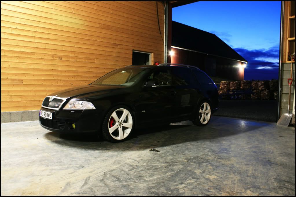 SkodaOctavia19inchesPS.jpg